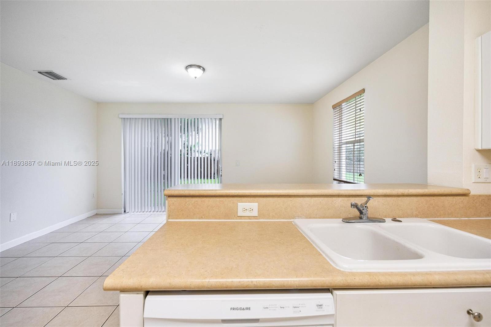 FIJI CONDO NO 2 - Residential