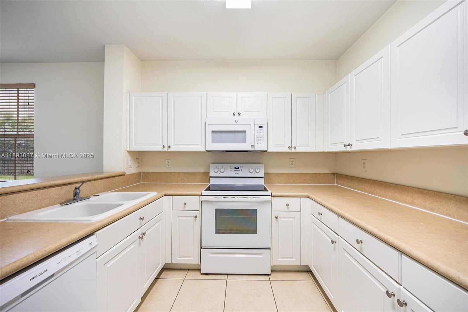 FIJI CONDO NO 2 - Residential