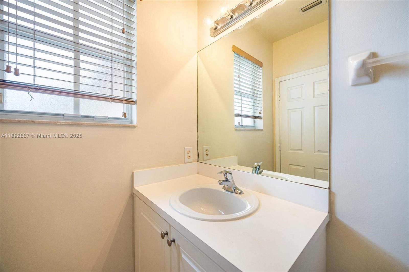 FIJI CONDO NO 2 - Residential