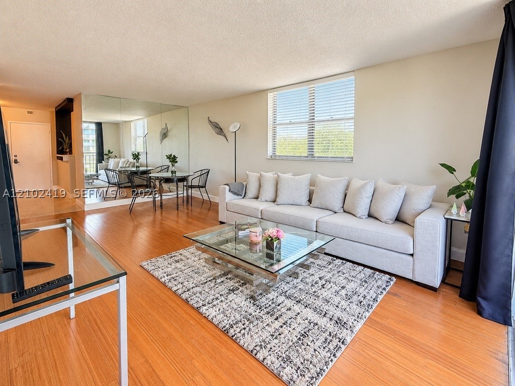 1465 NE 123rd St 401