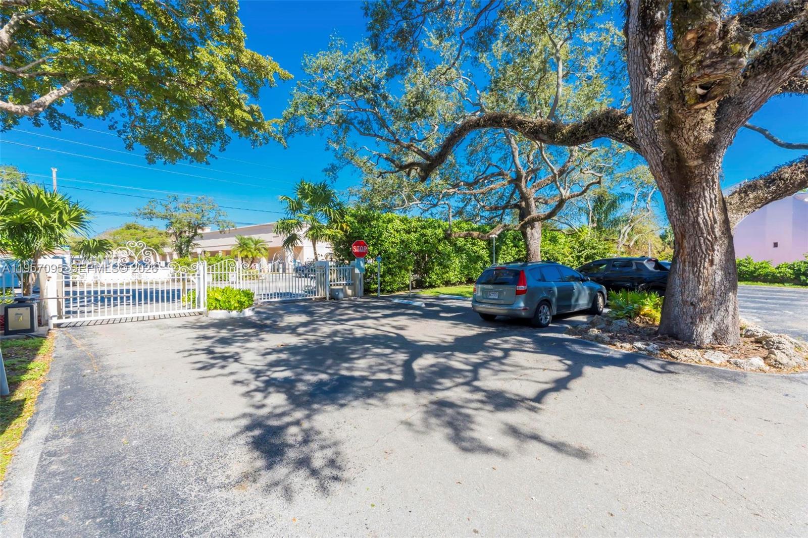 THE OAKS CONDO - Residential Lease