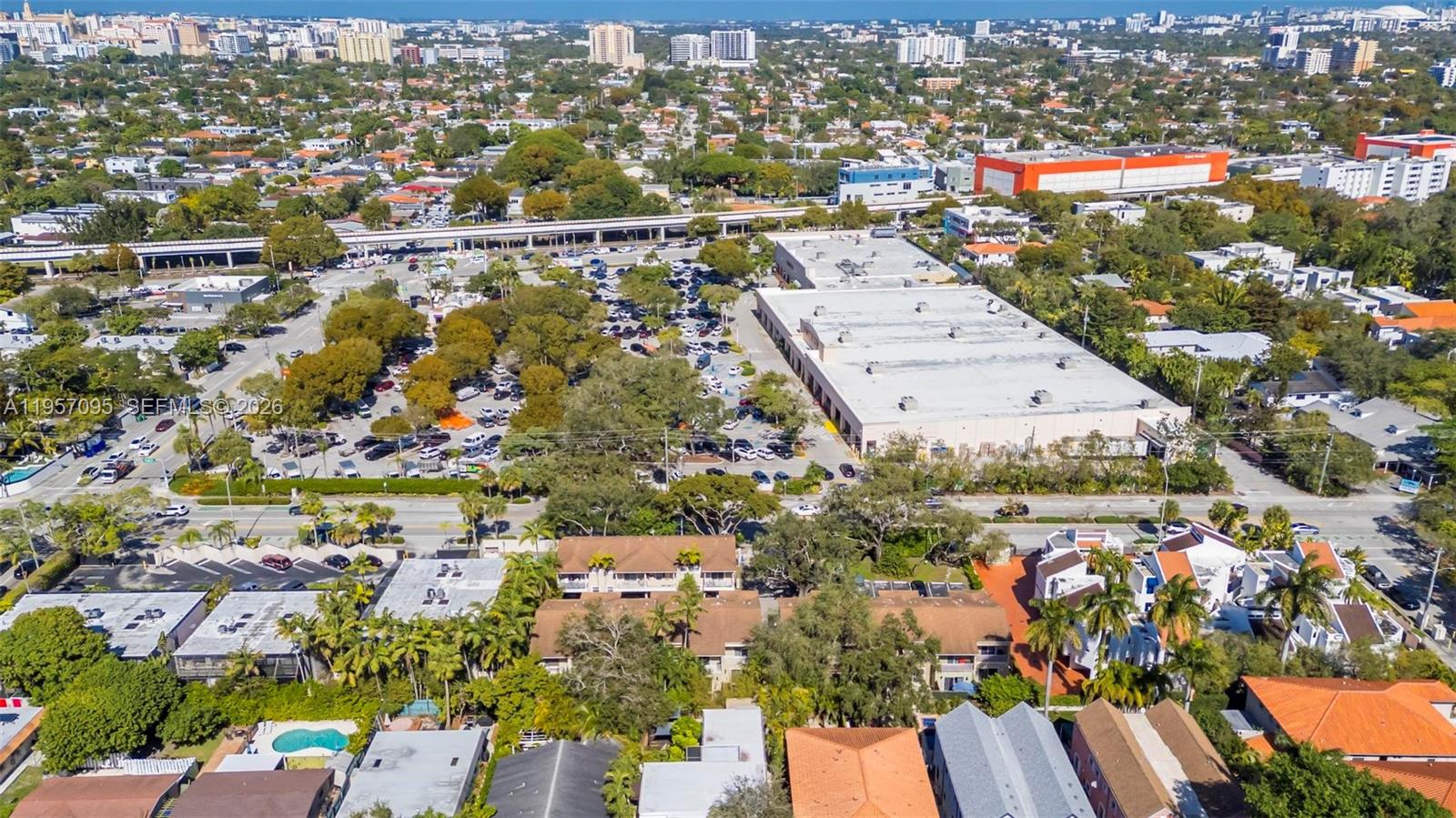 THE OAKS CONDO - Residential Lease