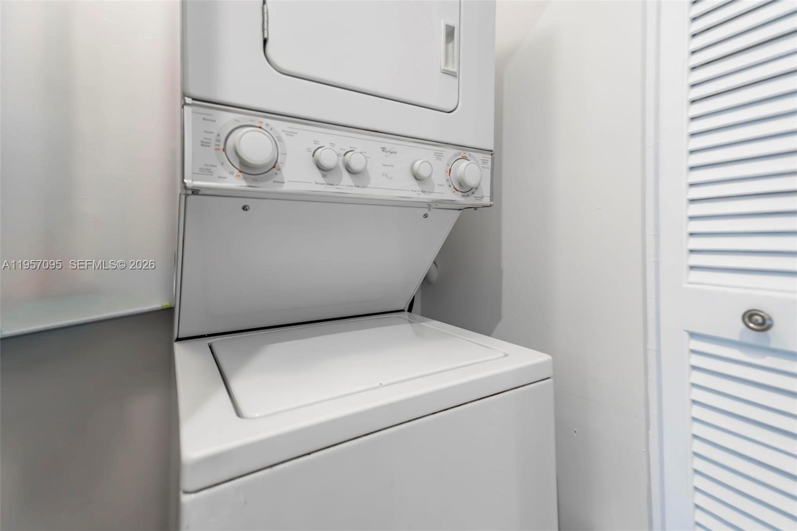 THE OAKS CONDO - Residential Lease