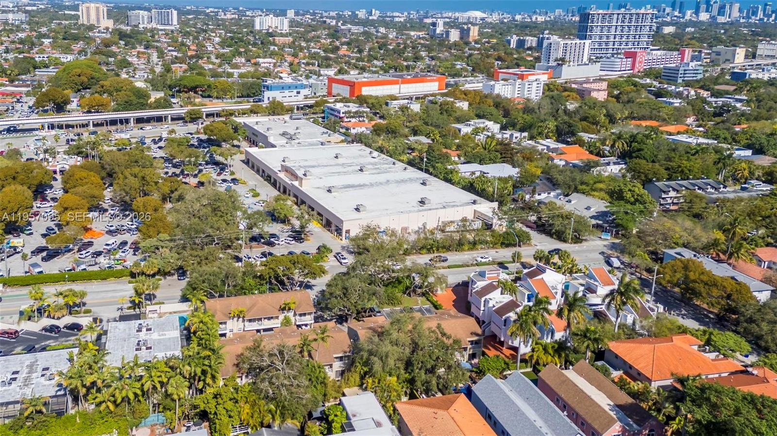 THE OAKS CONDO - Residential Lease