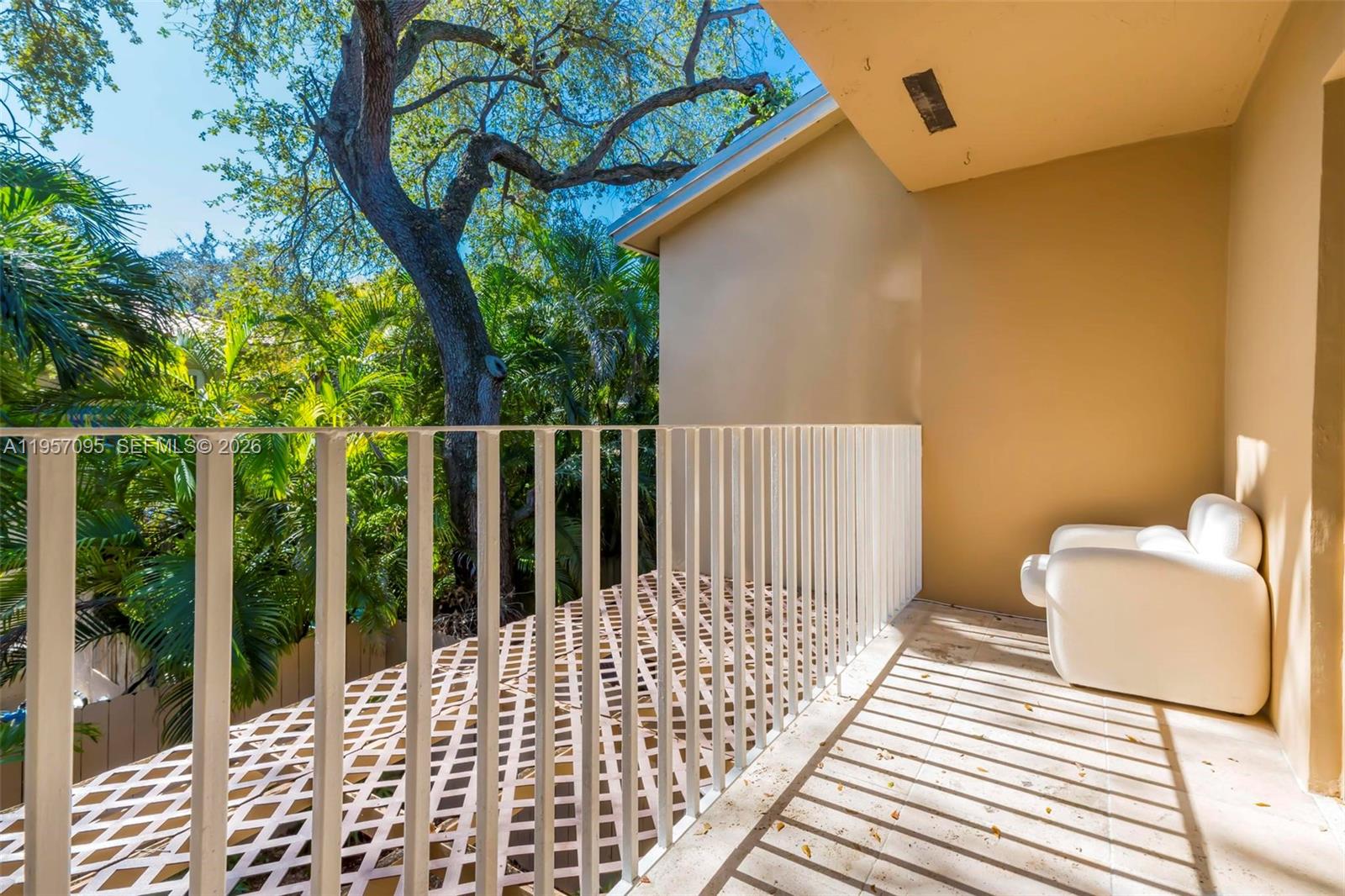 THE OAKS CONDO - Residential Lease