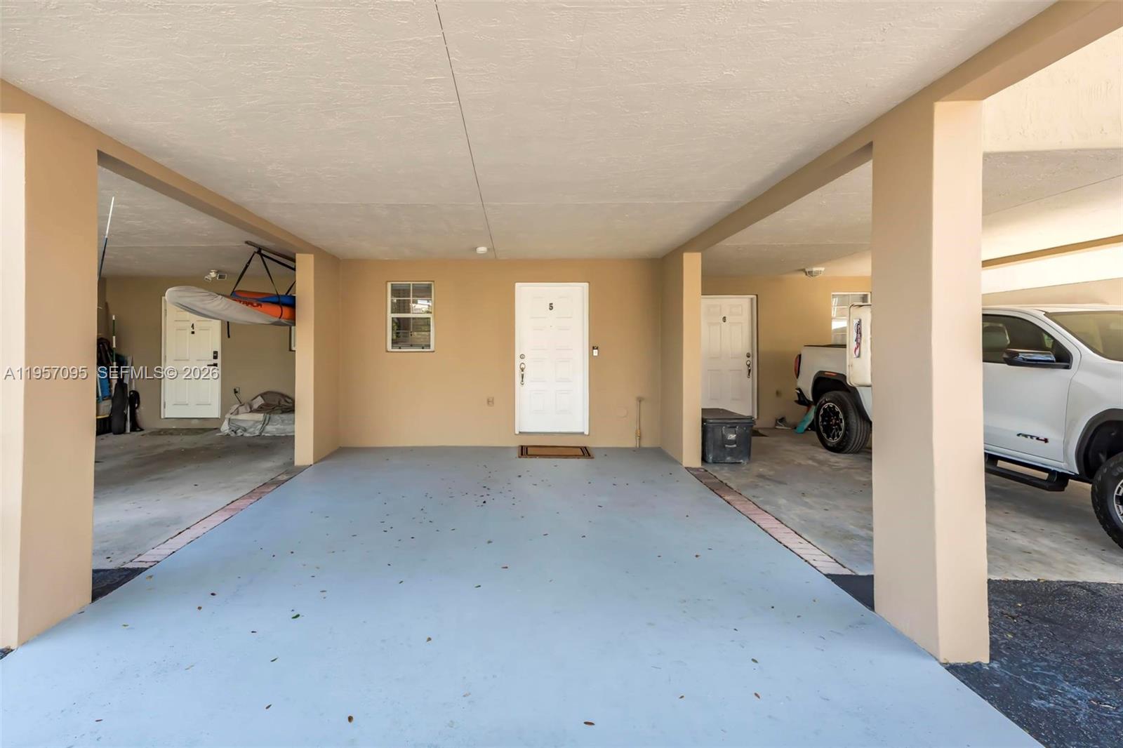 THE OAKS CONDO - Residential Lease