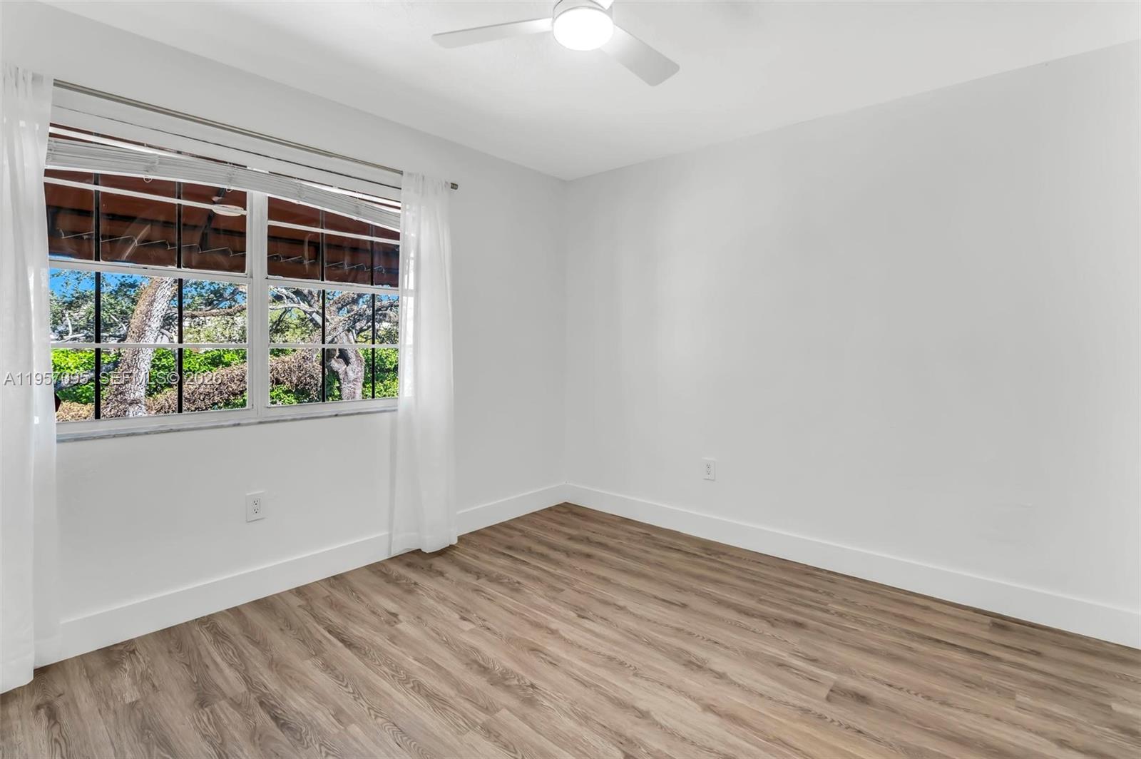 THE OAKS CONDO - Residential Lease