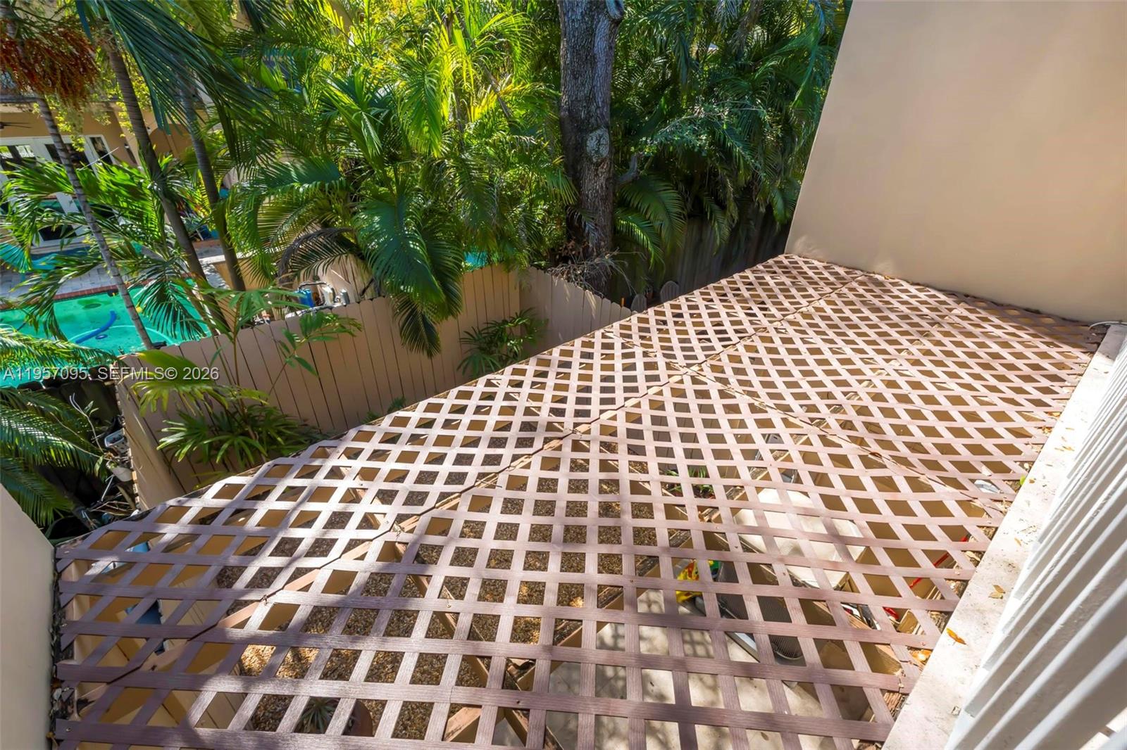 THE OAKS CONDO - Residential Lease