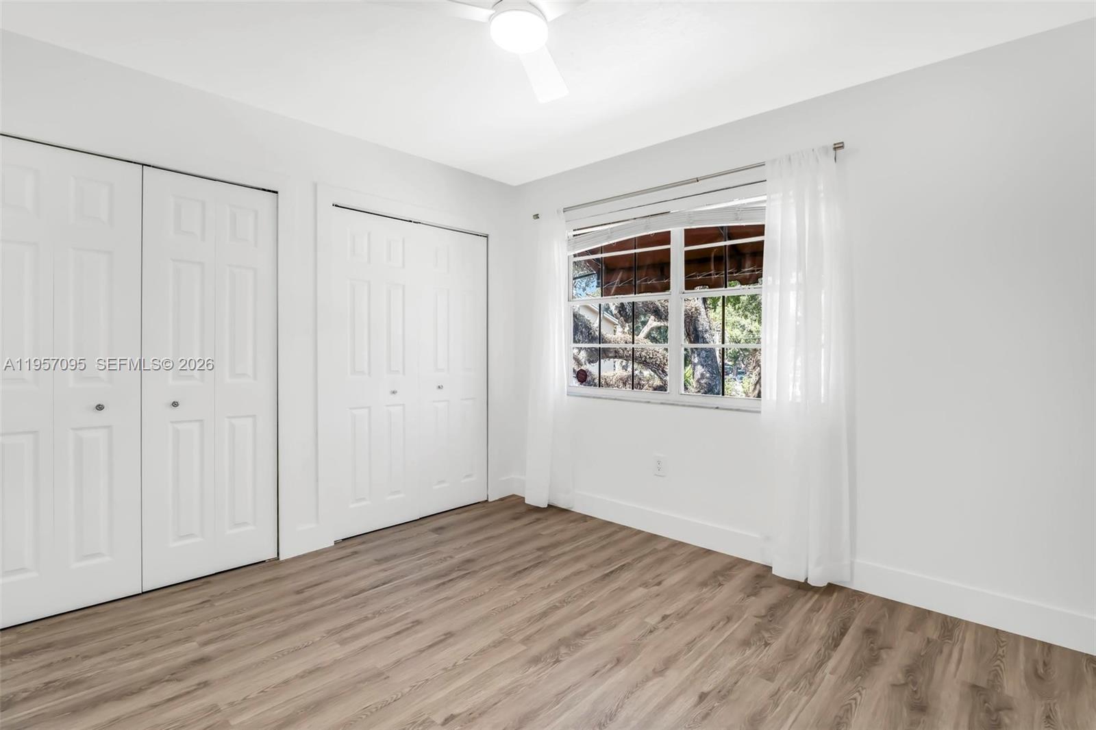 THE OAKS CONDO - Residential Lease