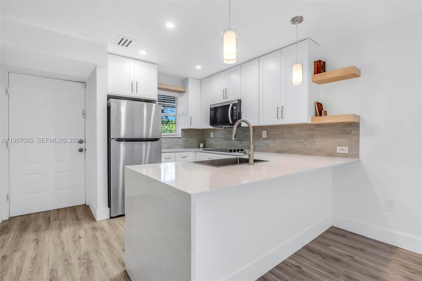 THE OAKS CONDO - Residential Lease