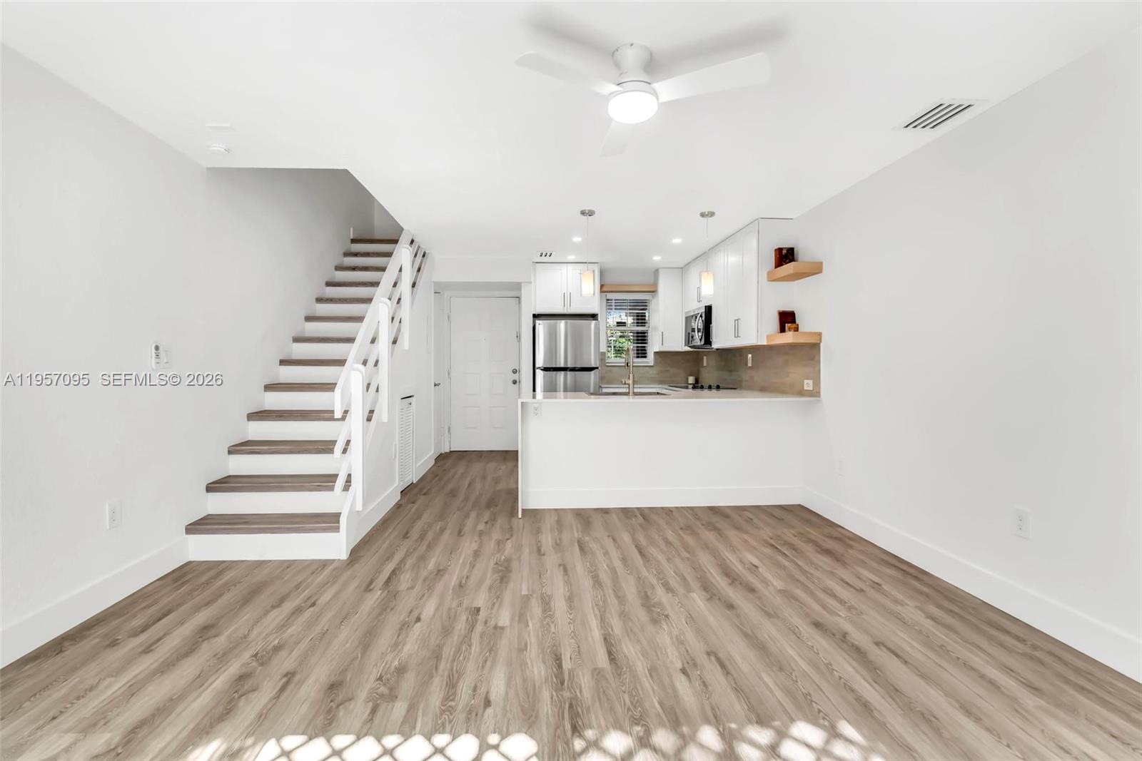 THE OAKS CONDO - Residential Lease