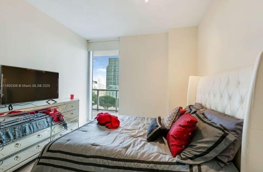 1050 Brickell Ave 1410