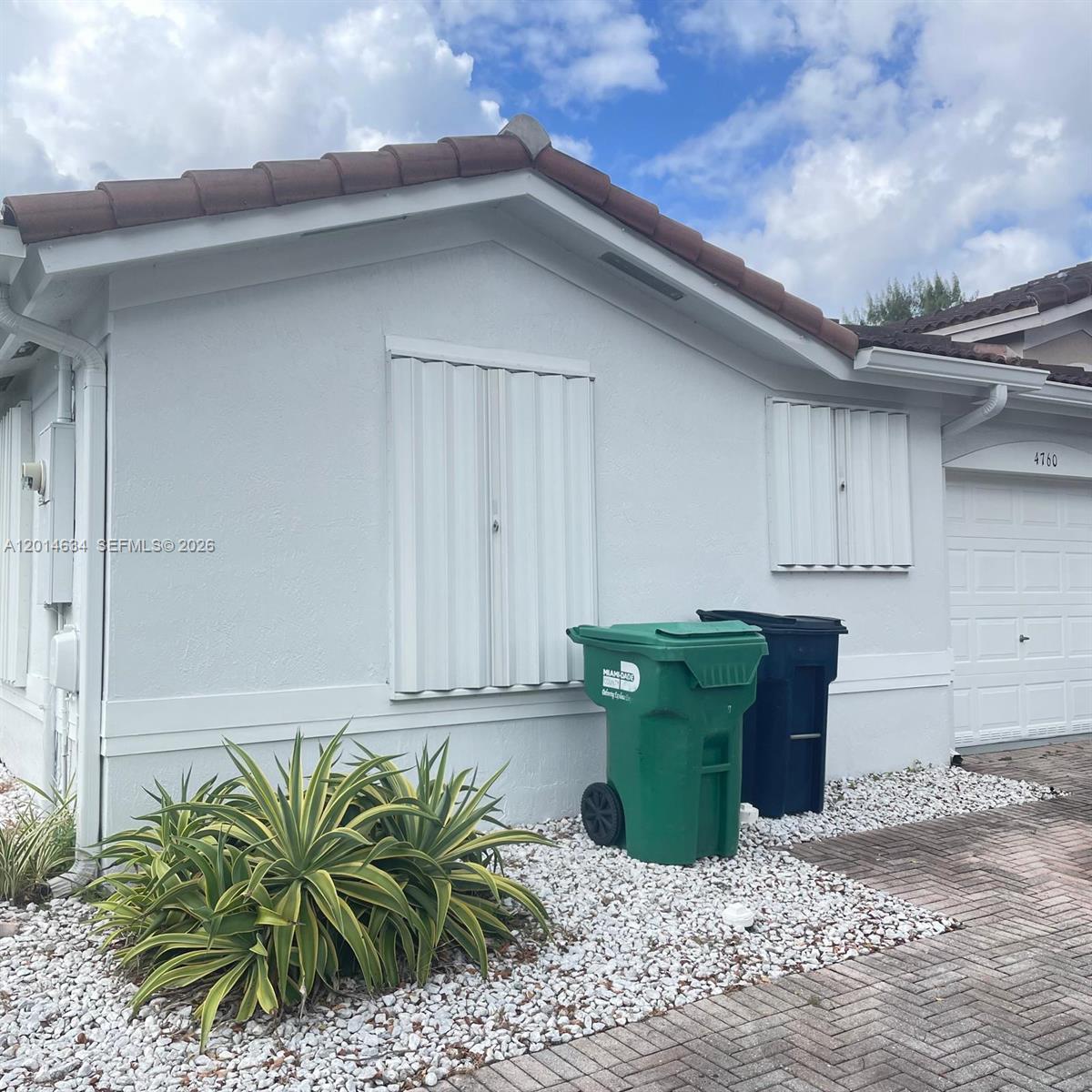 PARK LAKES SEC 3 - Residential Lease