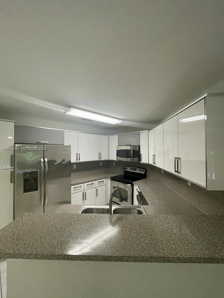 PARK LAKES SEC 3 - Residential Lease