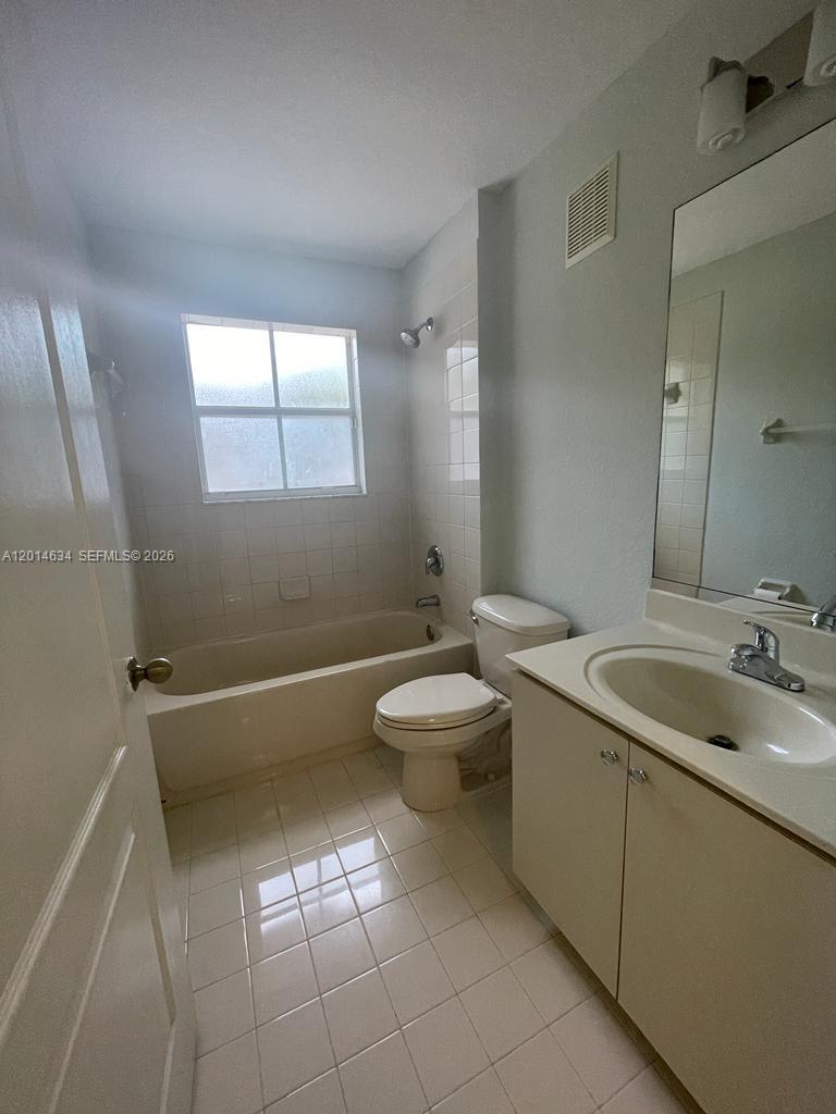 PARK LAKES SEC 3 - Residential Lease