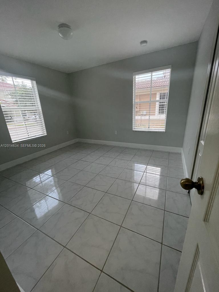 PARK LAKES SEC 3 - Residential Lease