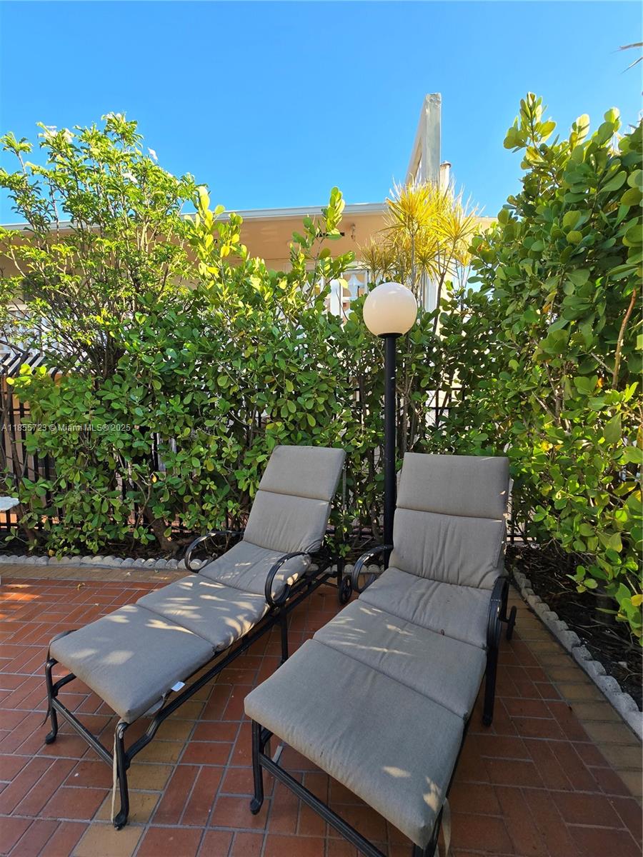 7440 Harding Ave 403