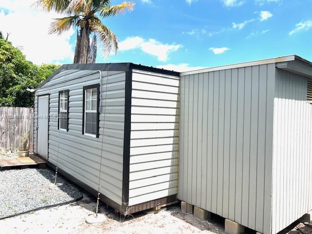 DAVIE MANOR - Residential Lease