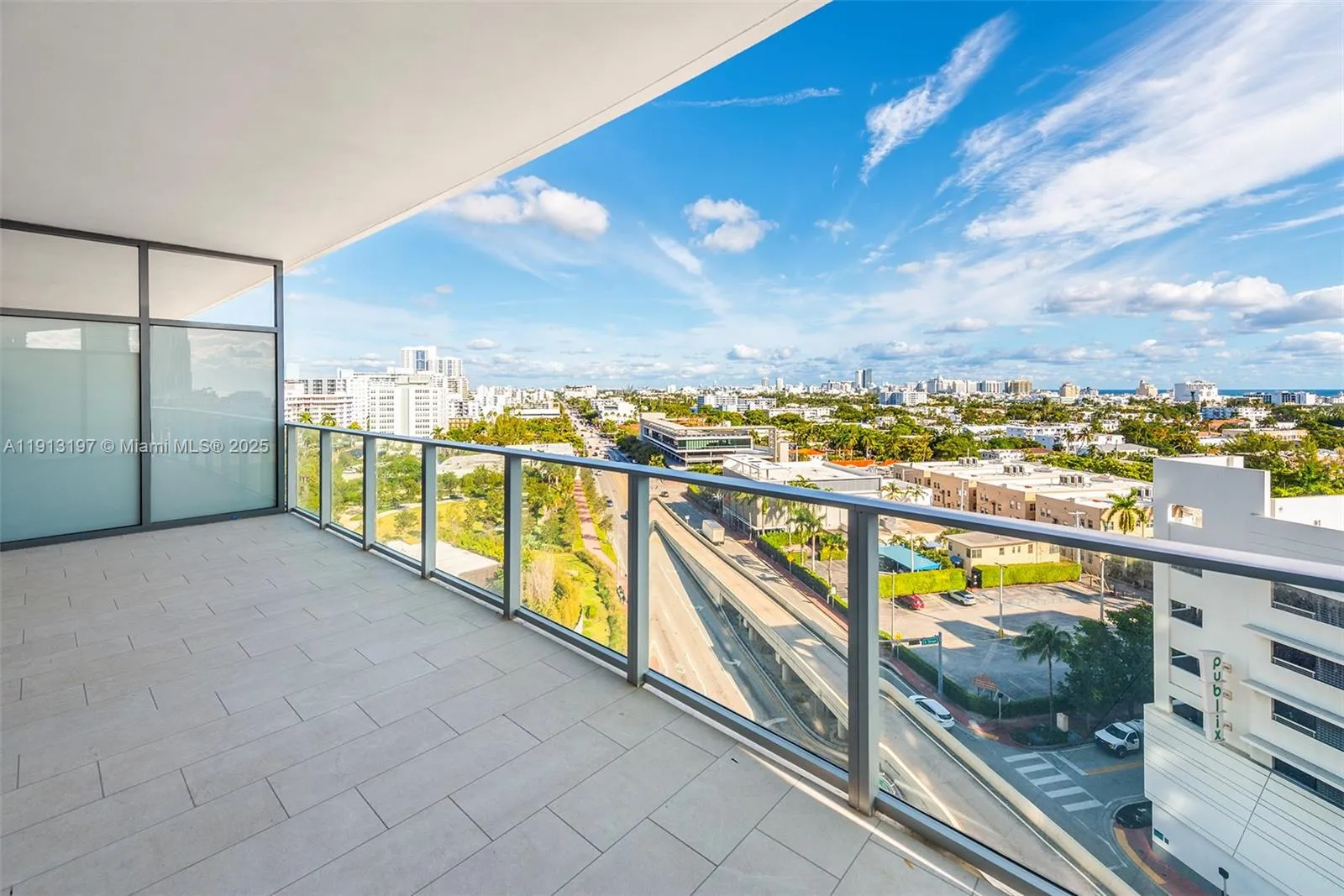 Miami Beach, Florida 33139, United States, 1 Bedroom Bedrooms, ,2 BathroomsBathrooms,Residential,Active,243239