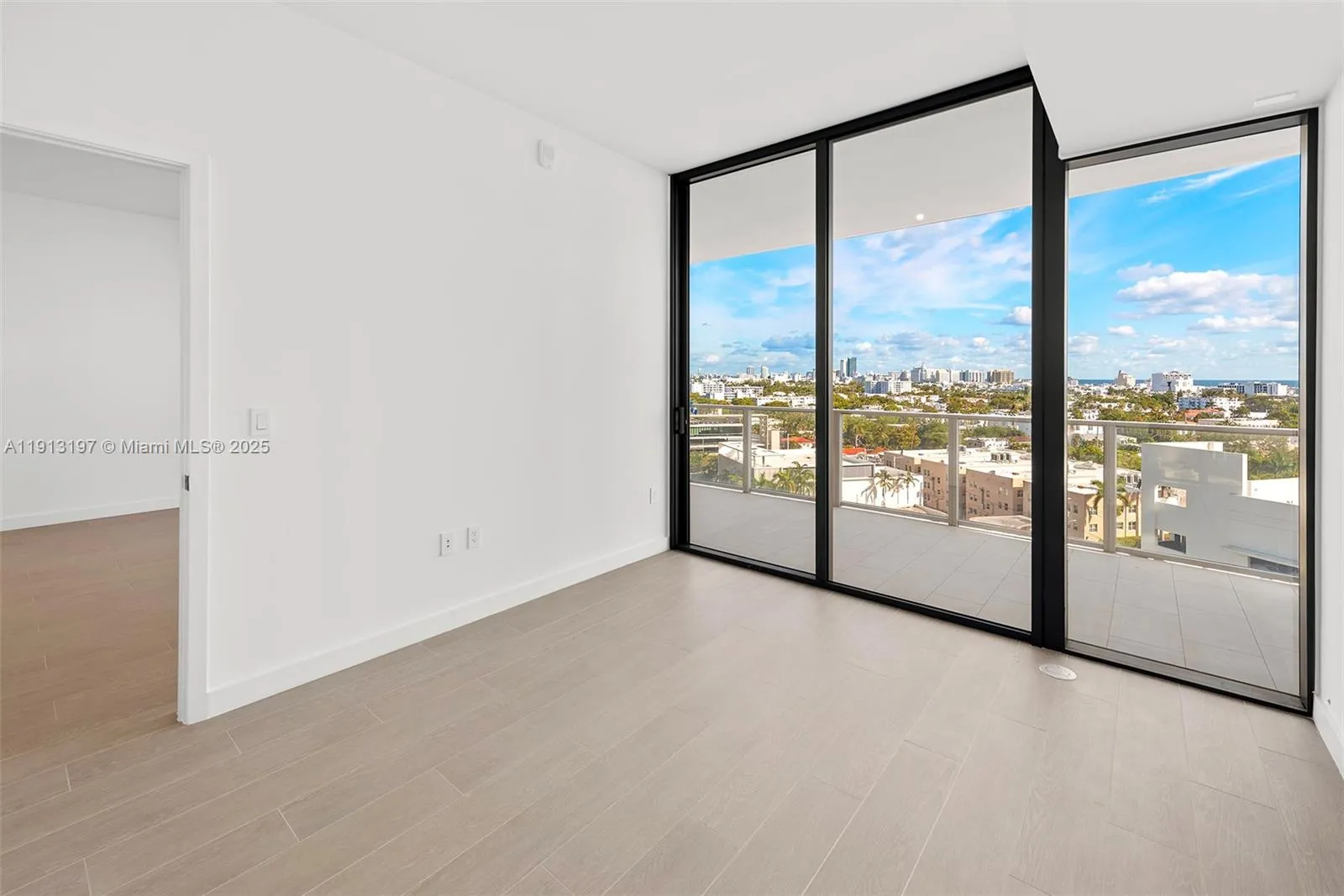 Miami Beach, Florida 33139, United States, 1 Bedroom Bedrooms, ,2 BathroomsBathrooms,Residential,Active,243239