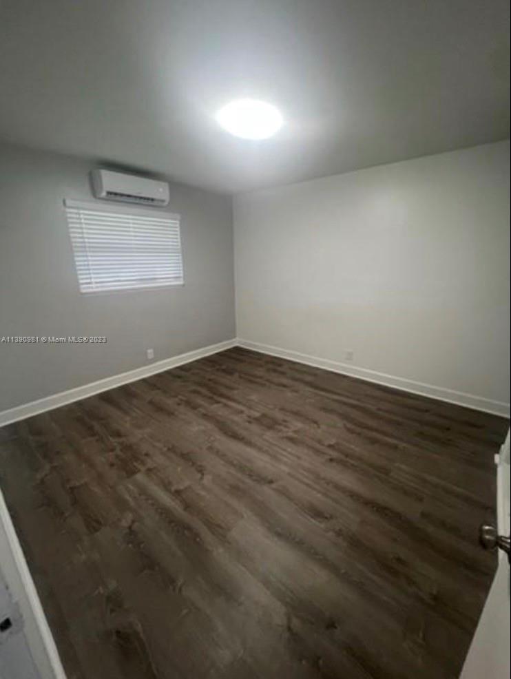 HOLLYWOOD LITTLE RANCHES - Residential Lease