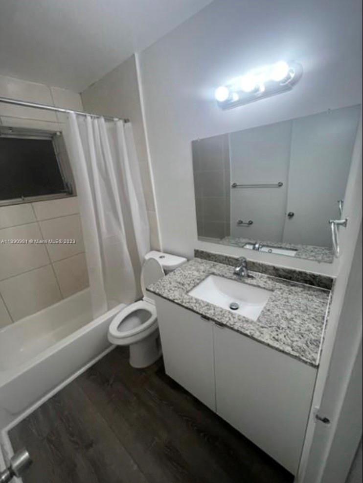 HOLLYWOOD LITTLE RANCHES - Residential Lease