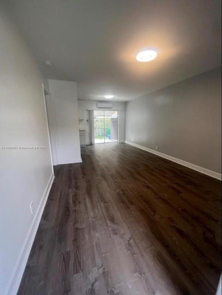 HOLLYWOOD LITTLE RANCHES - Residential Lease