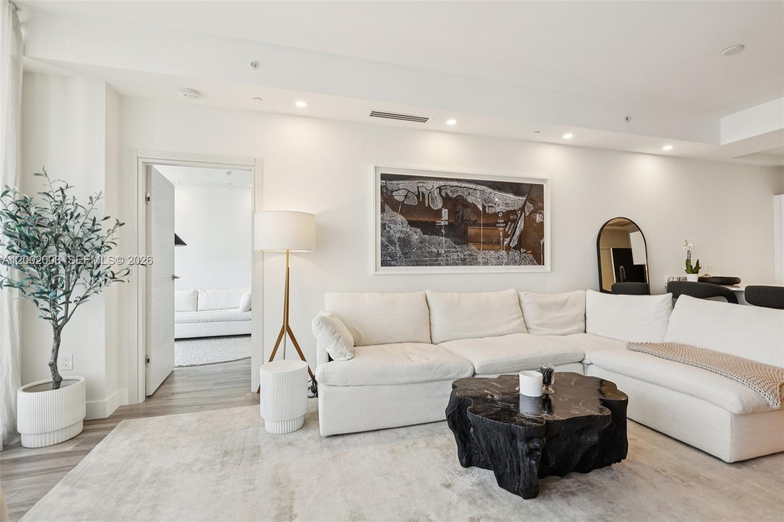 801 SMA RESIDENCES CONDO - Residential