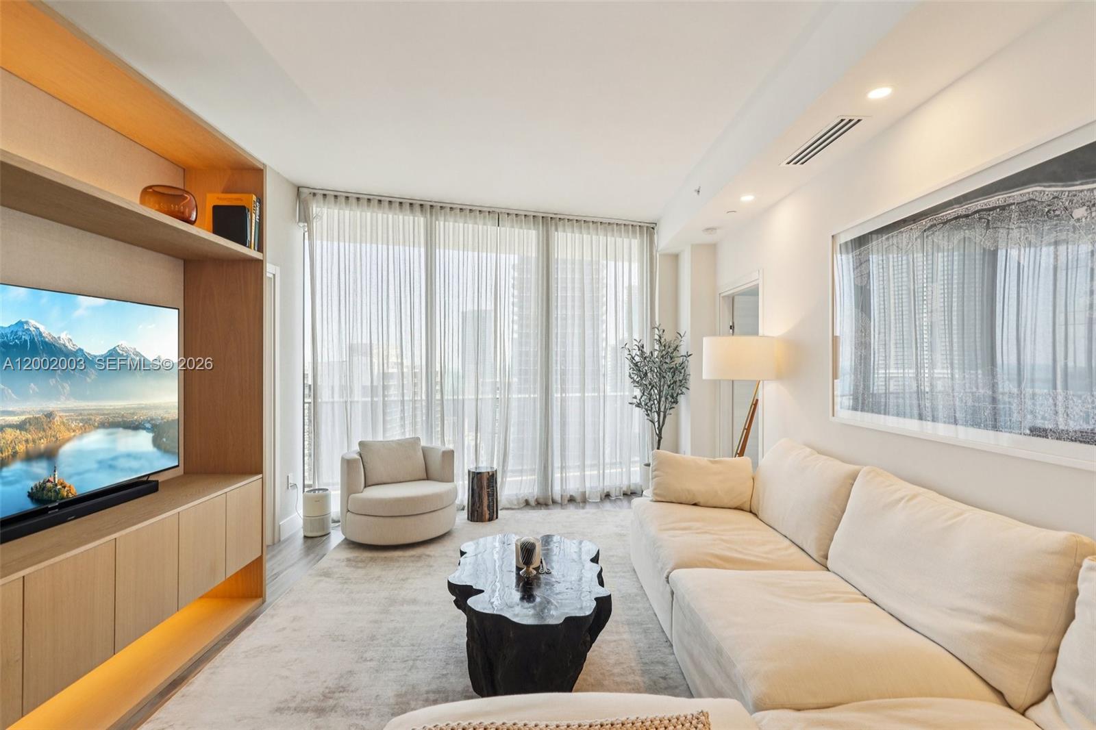 801 SMA RESIDENCES CONDO - Residential