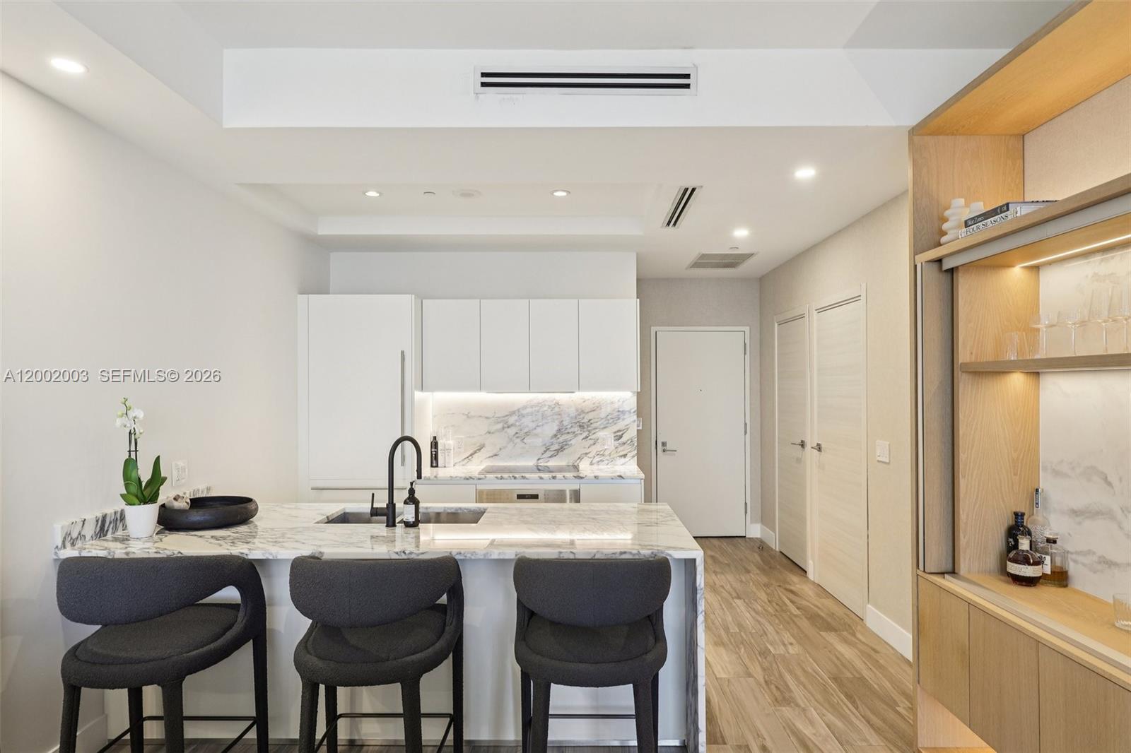 801 SMA RESIDENCES CONDO - Residential