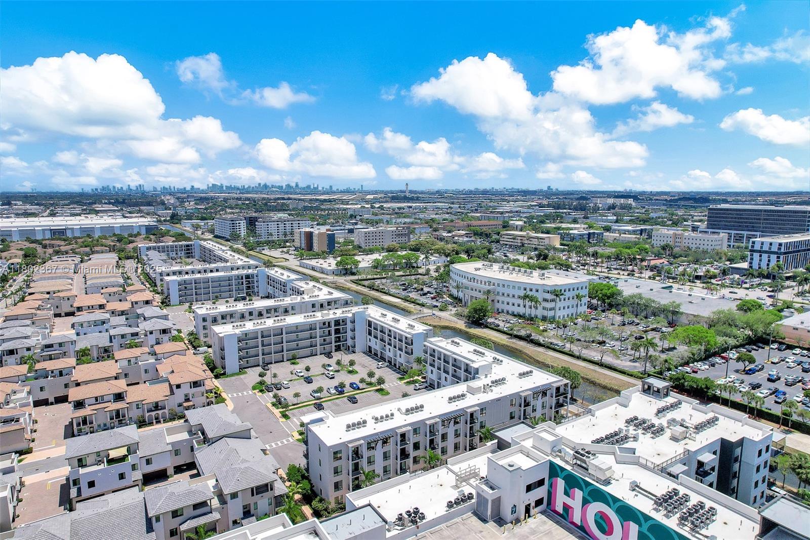 8301 Nw 41st St B-303, Doral, Miami-Dade County, Florida - 1 Bedrooms  
1 Bathrooms - 