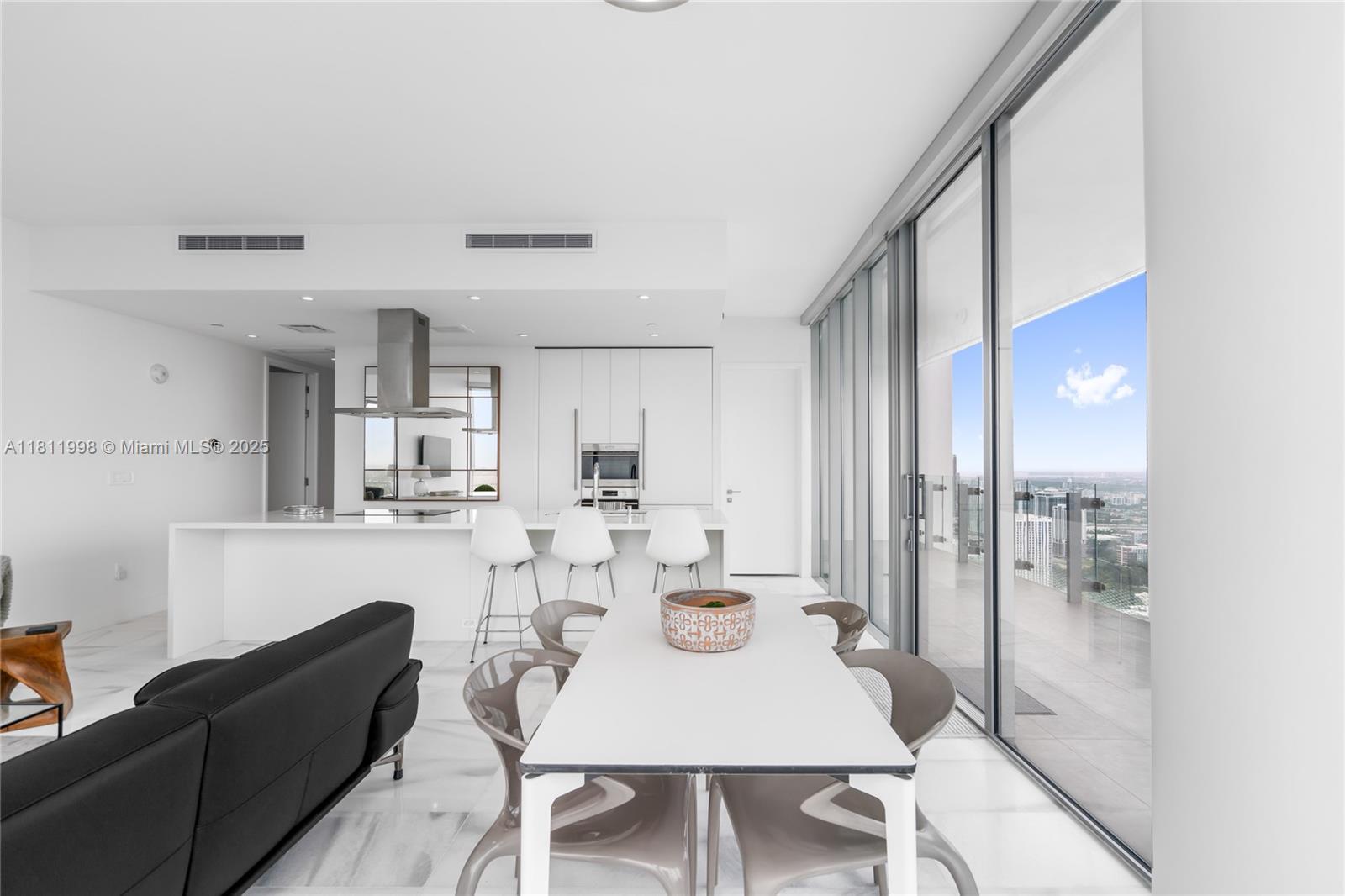 ESCOTTONIA PARK - Residential Lease