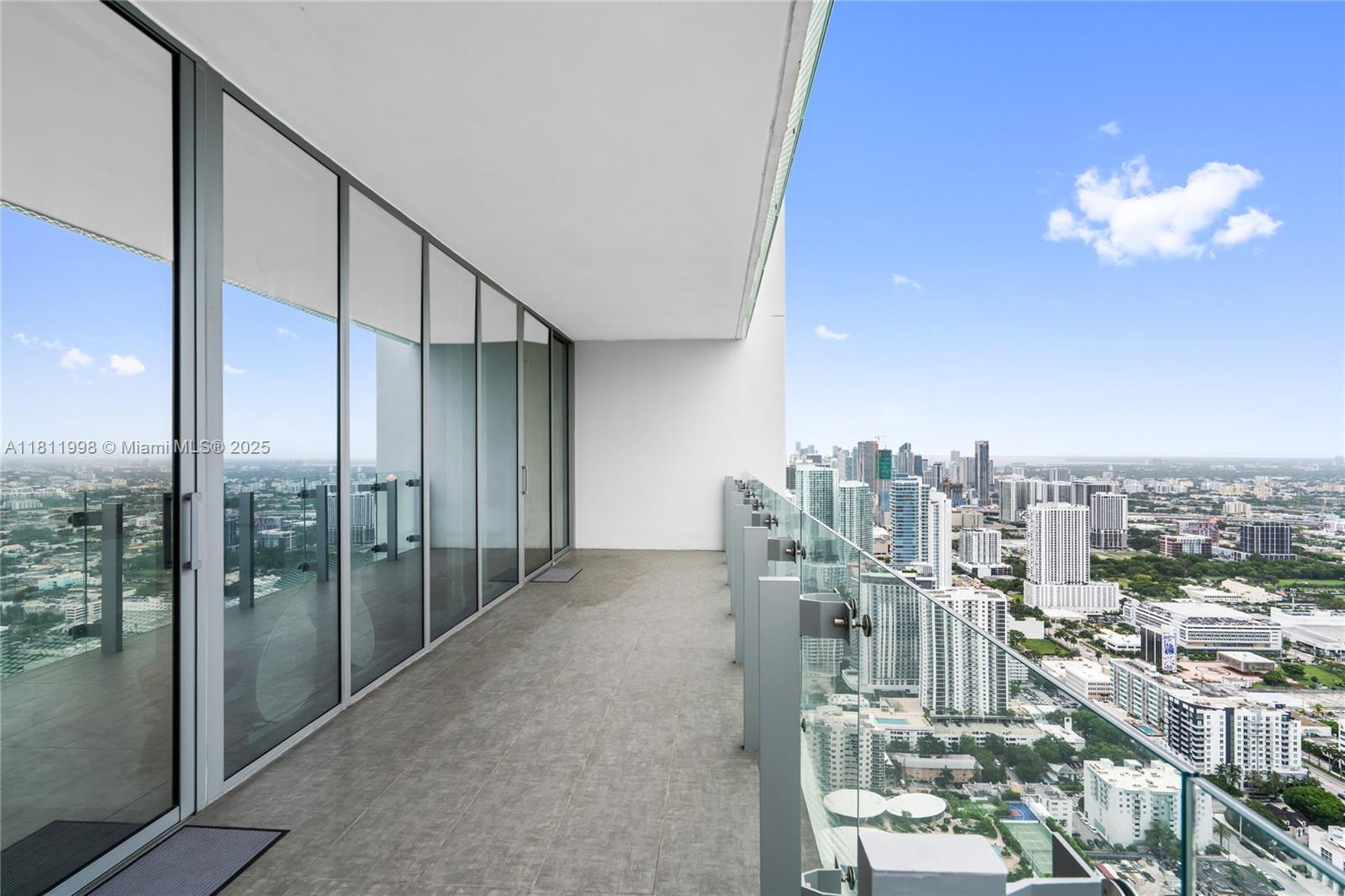 ESCOTTONIA PARK - Residential Lease