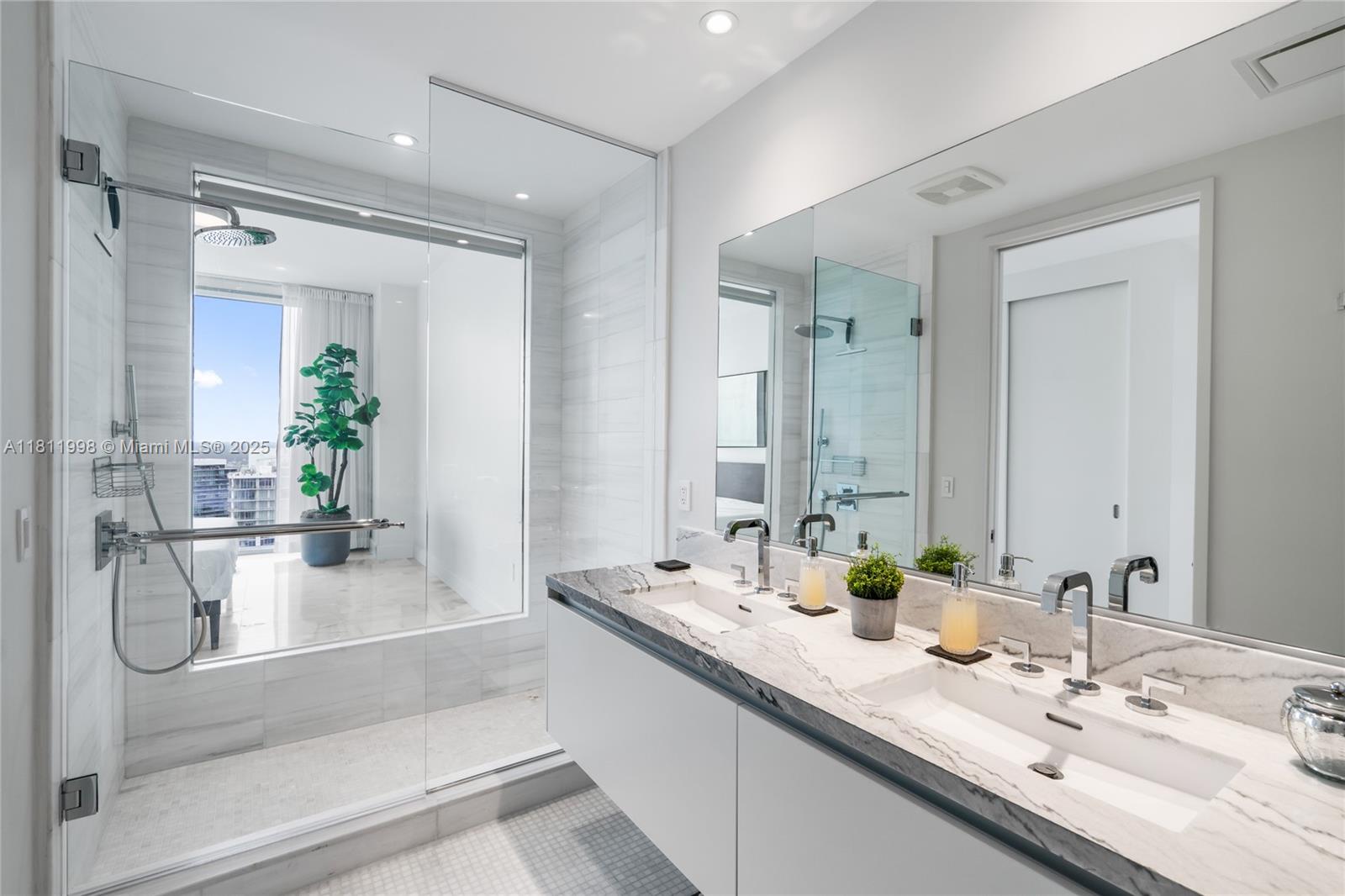 ESCOTTONIA PARK - Residential Lease