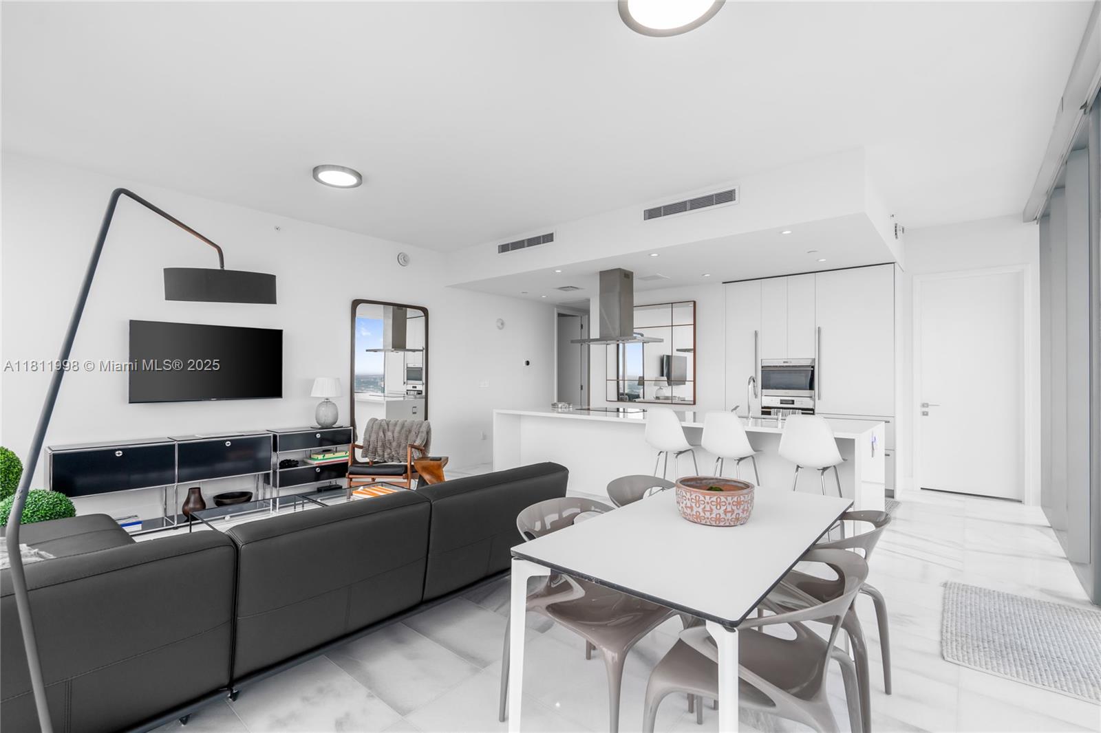 ESCOTTONIA PARK - Residential Lease