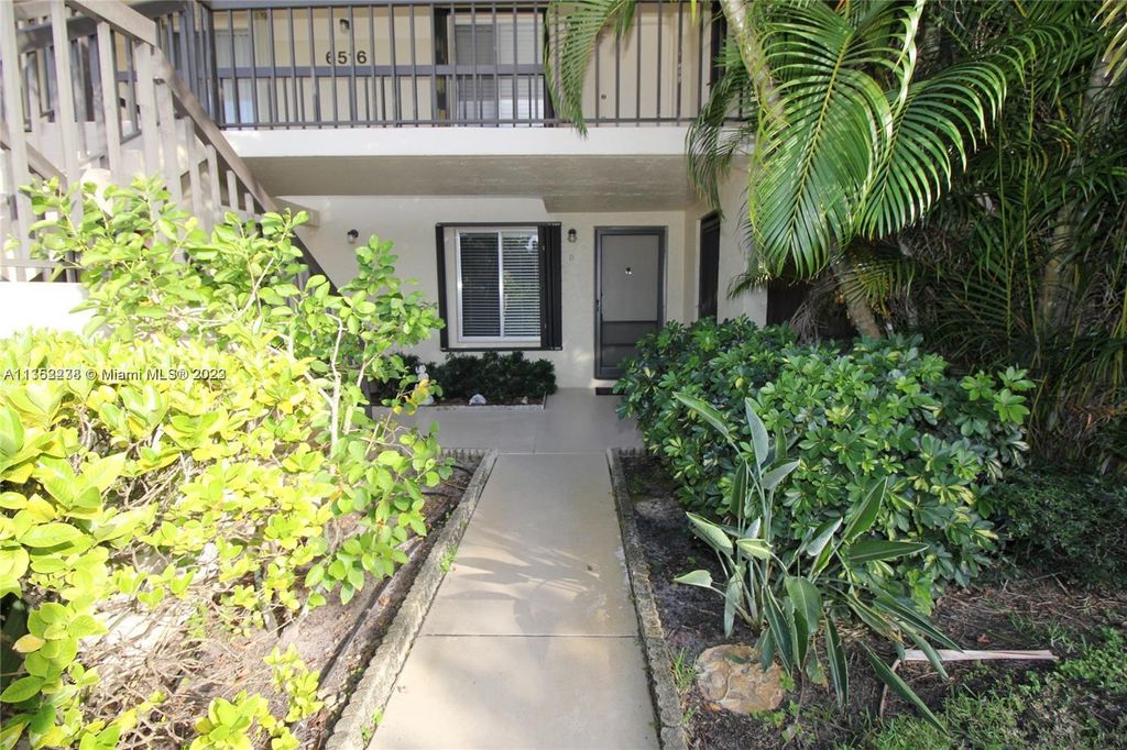 Photo of 6516 Chasewood Dr #B, Jupiter, FL 33458 (MLS # A11352238)