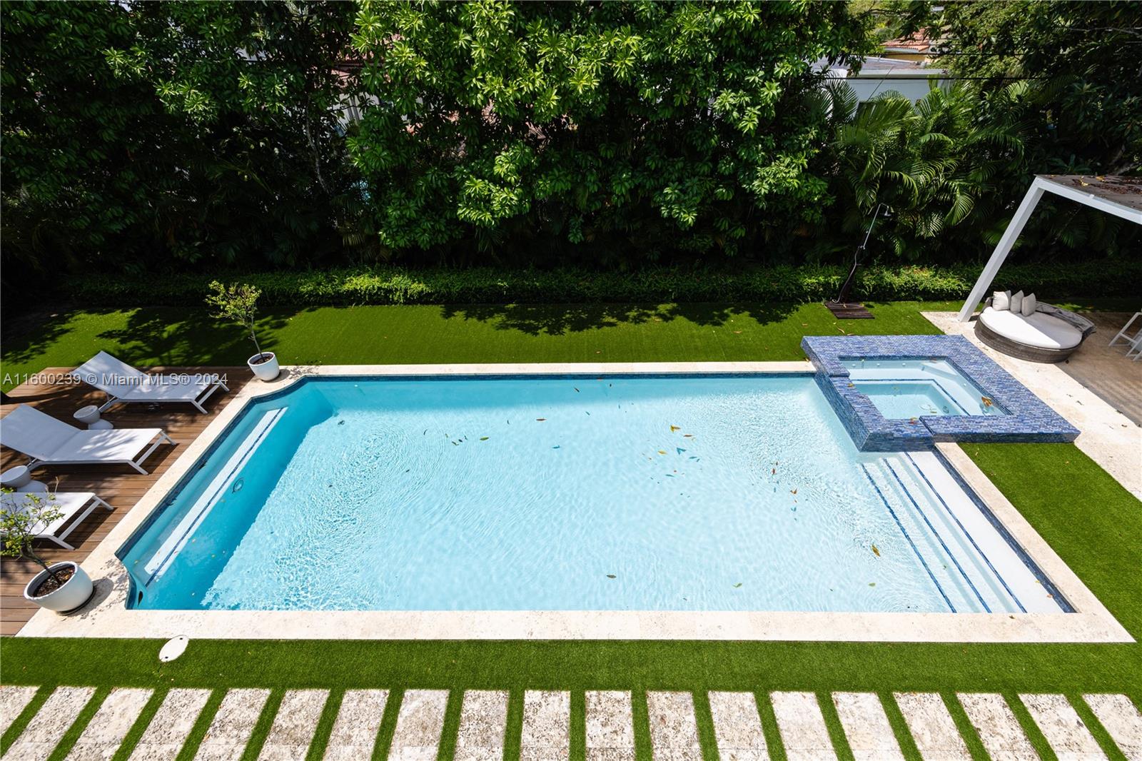 GROVES EXTENSION - Residential