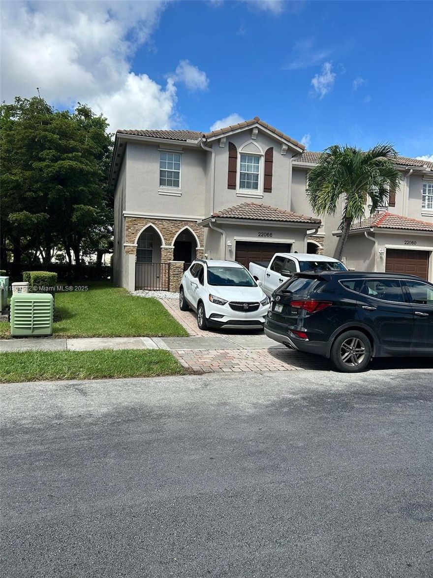 Don't miss this incredible gem—a remodeled corner unit townhouse that's a steal! With low monthly HOA fees, this spacious three-bedroom, 2.5-bathroom home features an in-unit washer and dryer and qualifies for FHA financing, ideal for savvy investors or first-time homeowners. Nestled in a premier community, you'll love the top-tier amenities like a cutting-edge clubhouse, Olympic-sized pool, fitness center, playground, and plenty more.