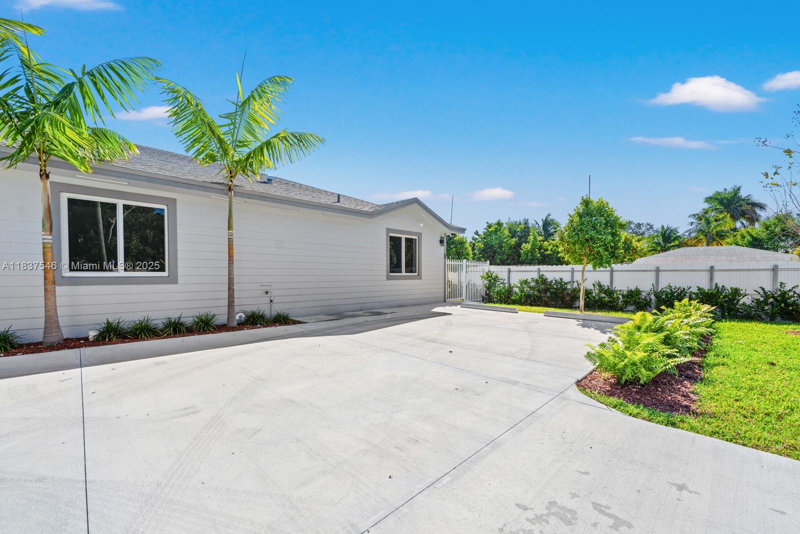 231 NW 3rd Ave, Florida City, FL, 33034/$925,000 3 231 NW 3rd Ave