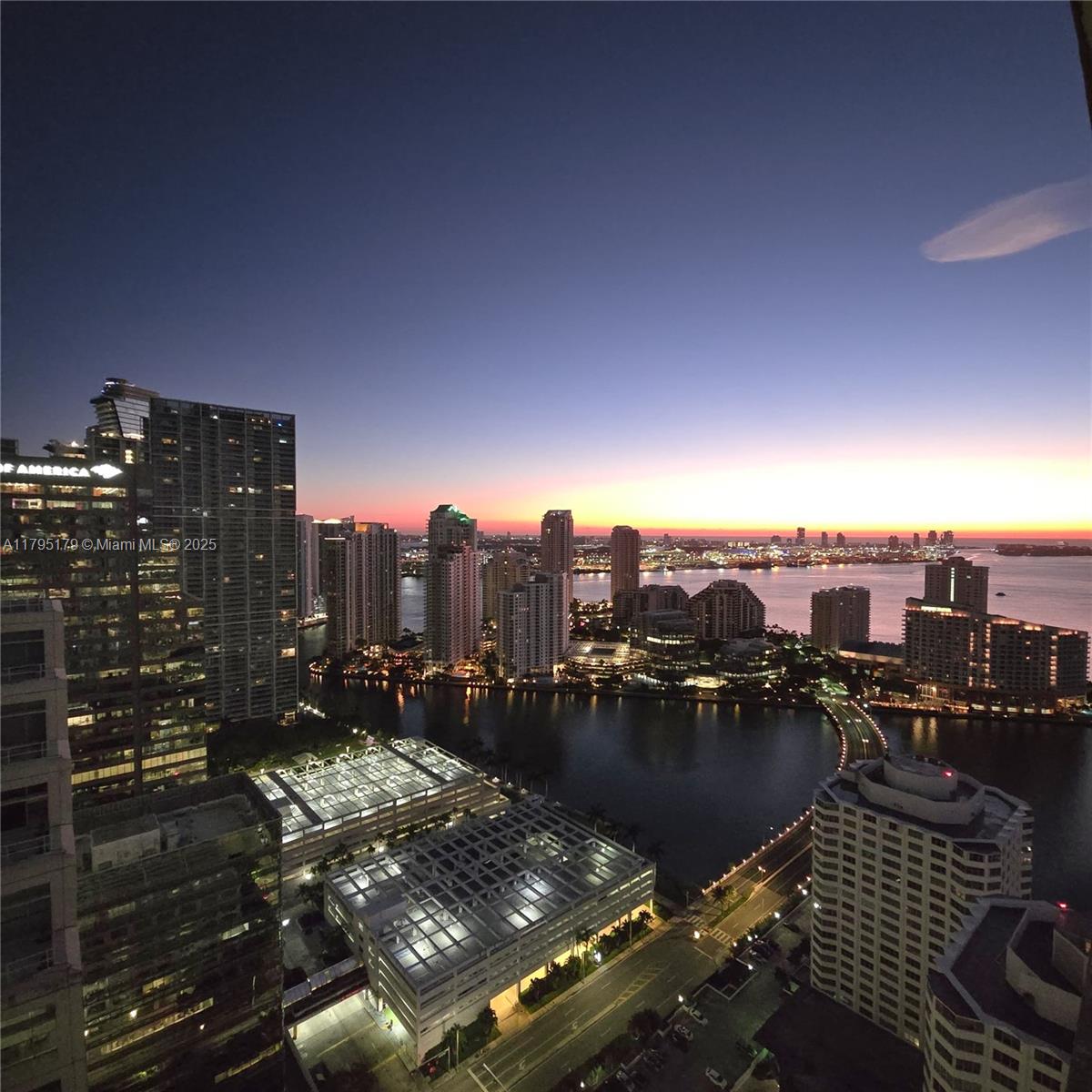 950 Brickell Bay Dr 3904