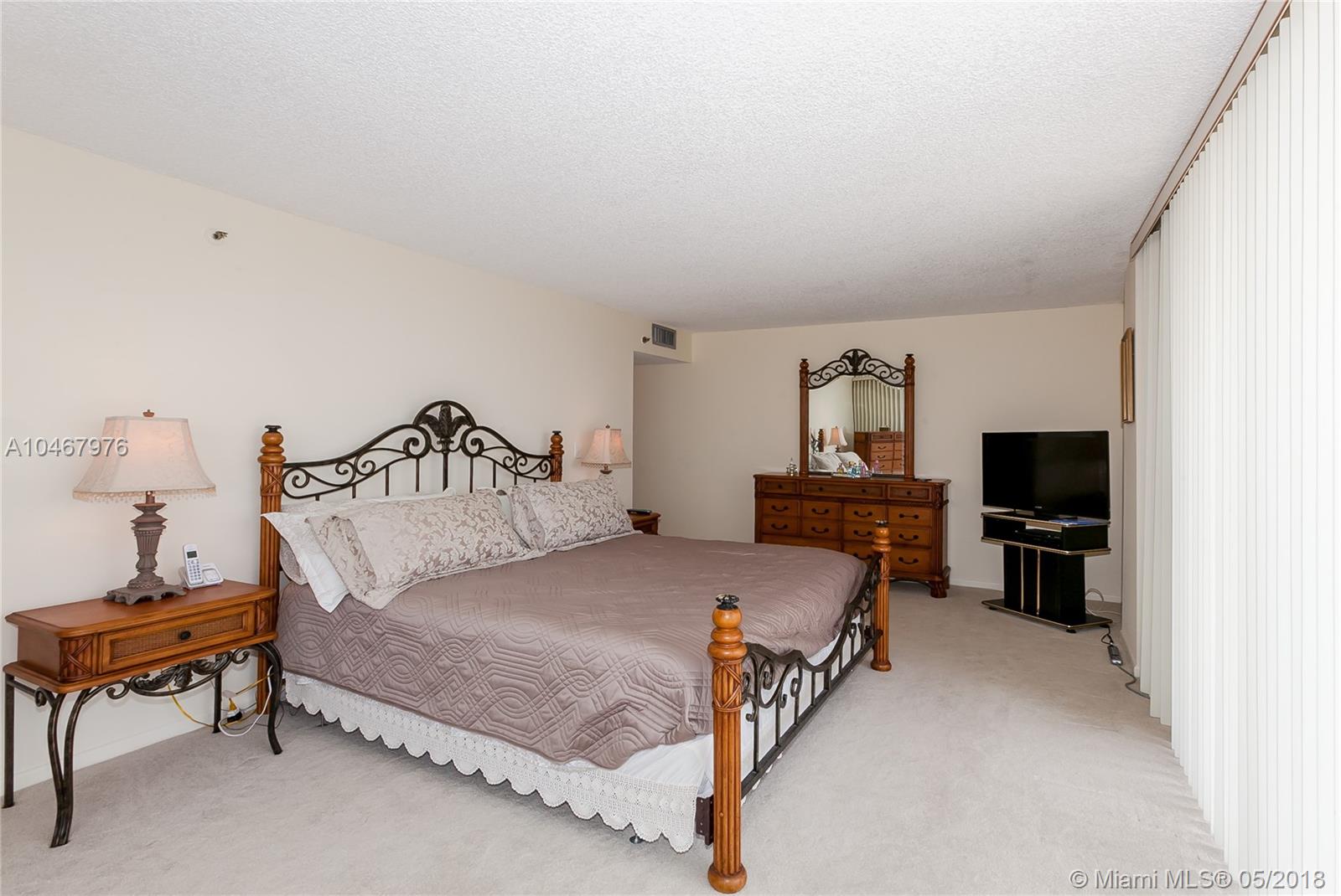 WINSTON TOWERS 600 - Residential