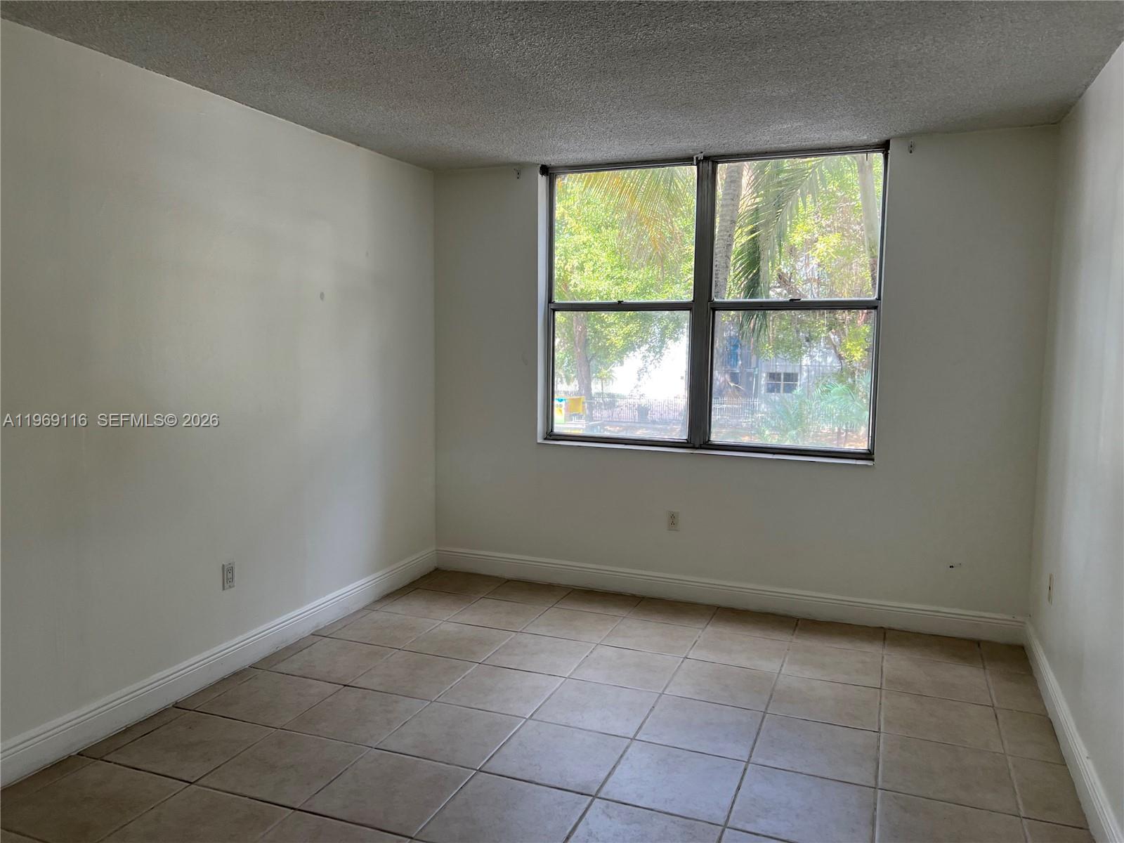 BAYVIEW PALMS CONDO - Residential Lease