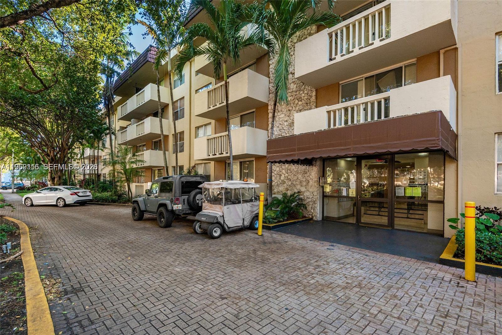 BAYVIEW PALMS CONDO - Residential Lease