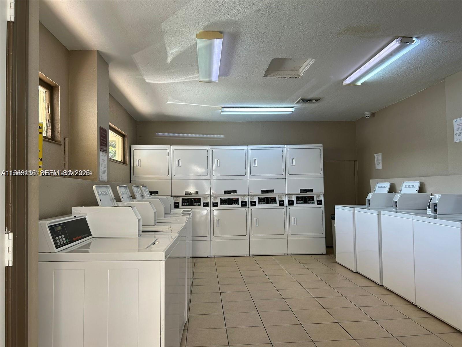 BAYVIEW PALMS CONDO - Residential Lease