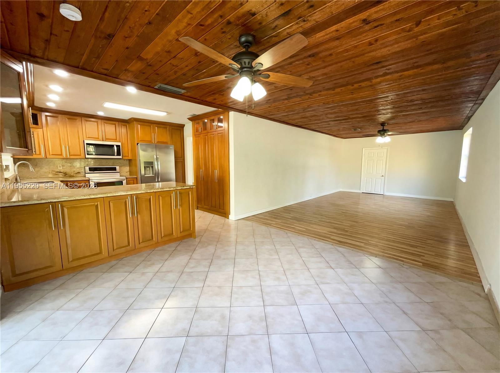 KENDALE SOUTH SEC 1 - Residential