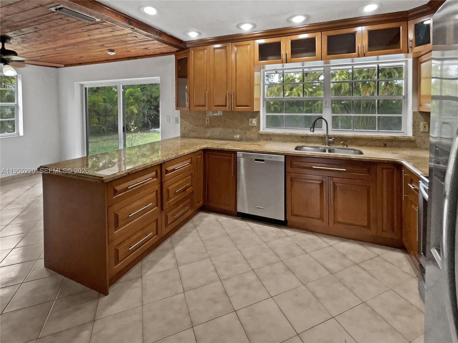 KENDALE SOUTH SEC 1 - Residential