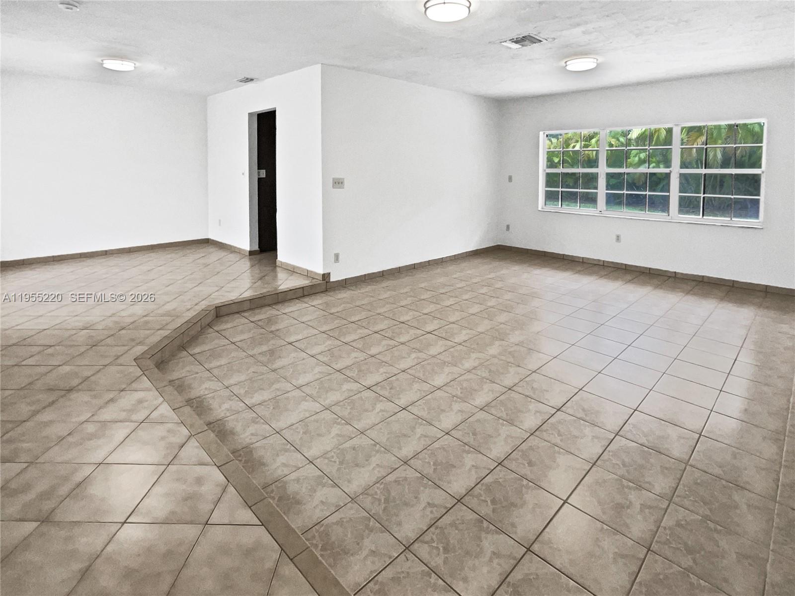 KENDALE SOUTH SEC 1 - Residential