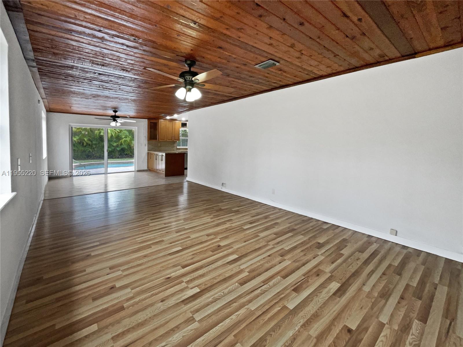 KENDALE SOUTH SEC 1 - Residential