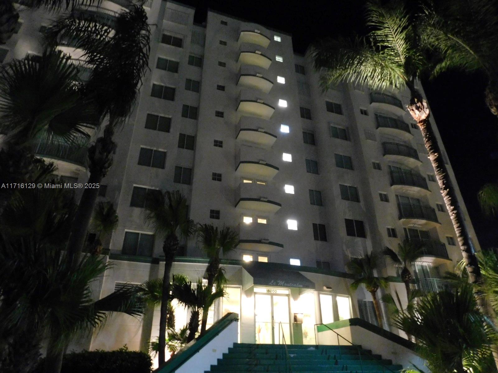 LE MONTCALM CONDO - Residential