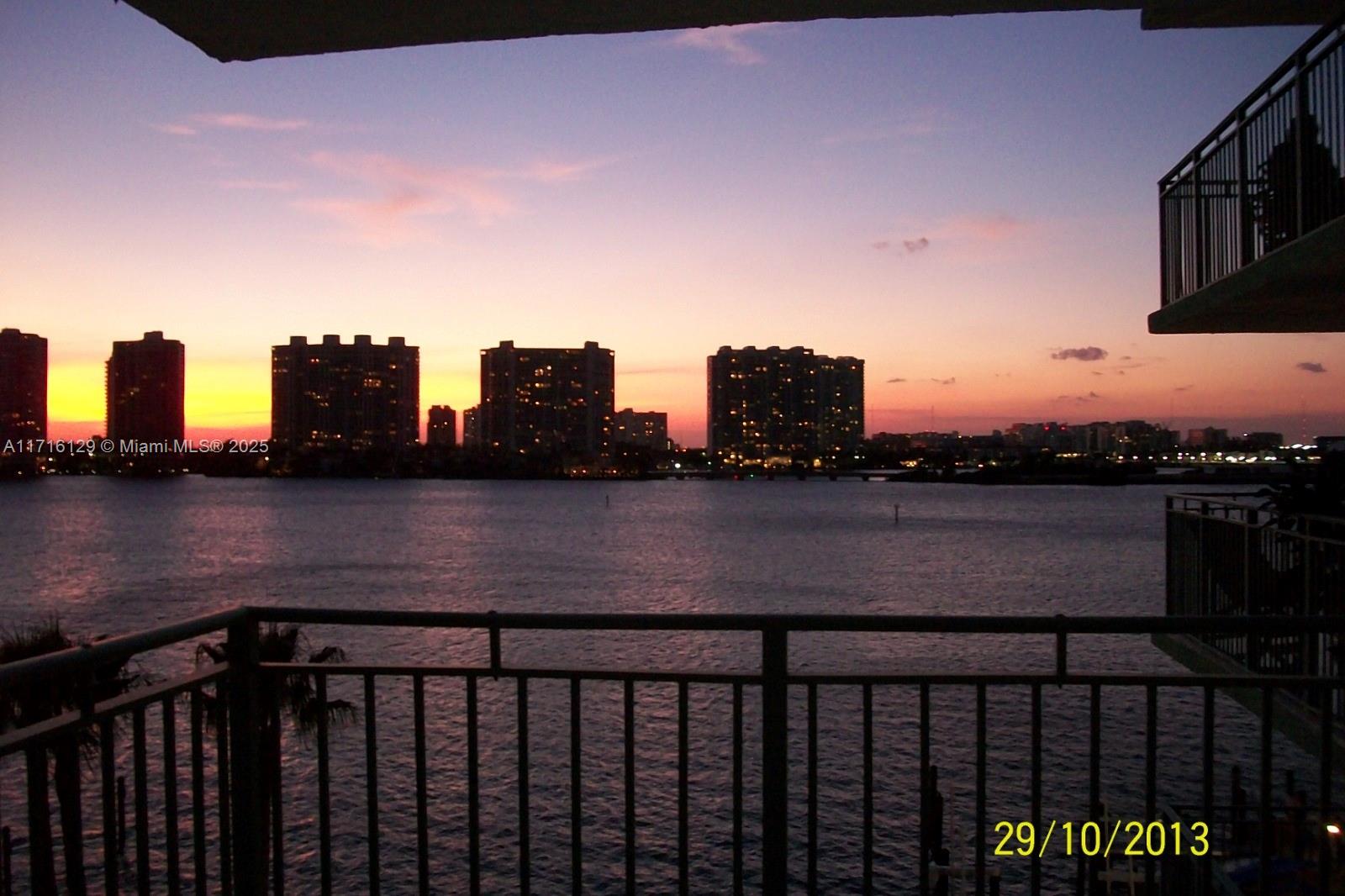 LE MONTCALM CONDO - Residential